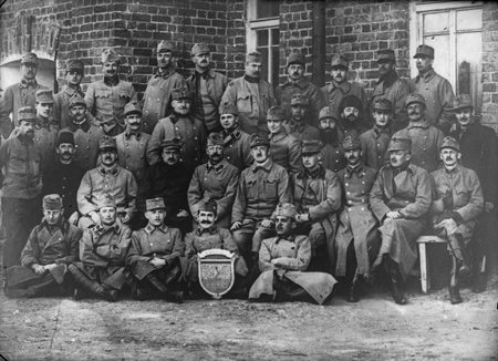 Военнопленные офицеры австро-венгерской армии. [1916 г.]